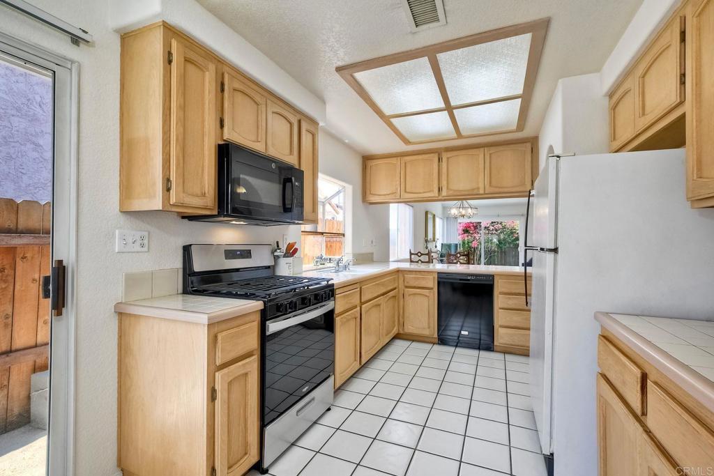 2187 Castilla Way Property Photo 6