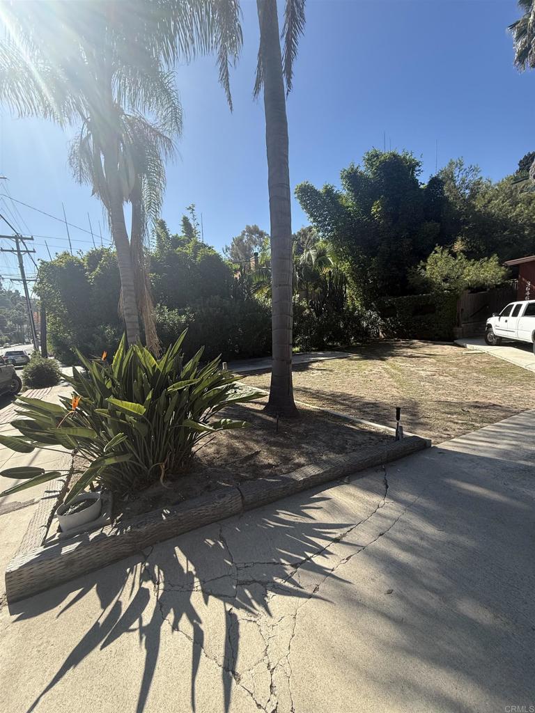 3646 Curlew St Property Photo 2