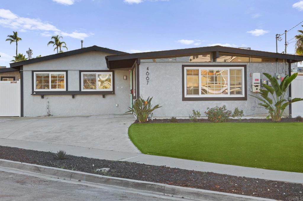 4667 Chateau Place Property Photo 1