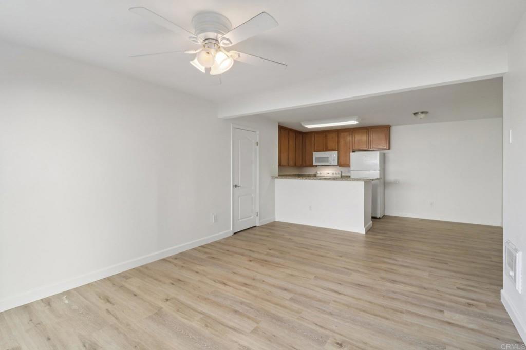 3454 Castle Glen Drive 114 Property Photo 6