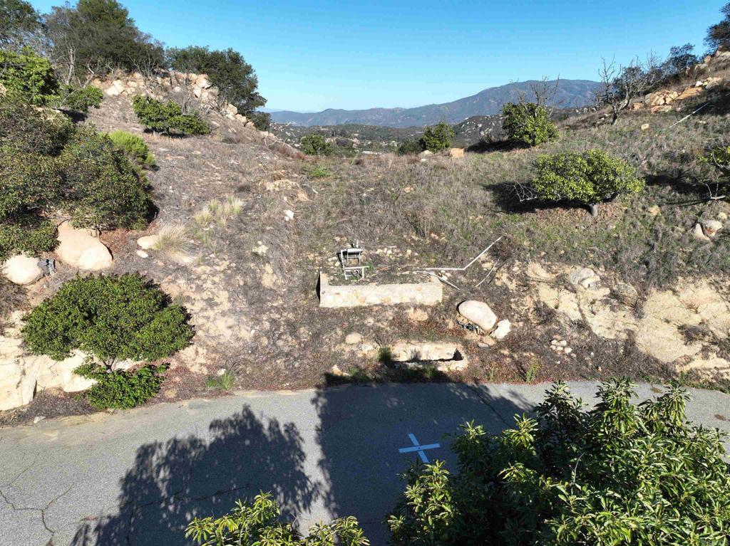 Rainbow Peaks Trail Property Photo 6