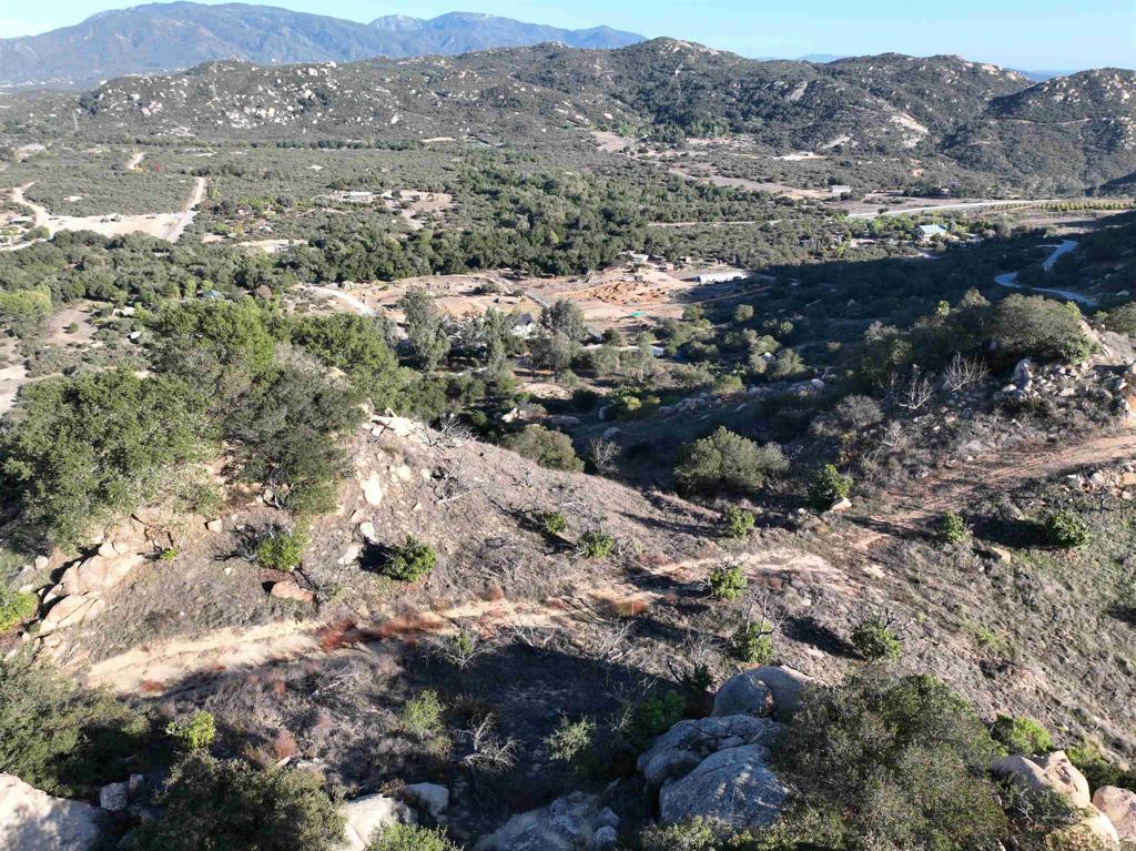 Rainbow Peaks Trail Property Photo 13