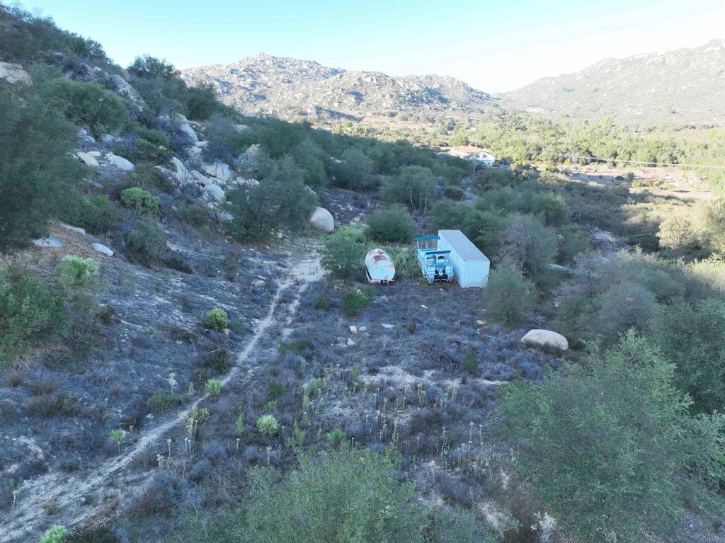 Rainbow Peaks Trail Property Photo 39