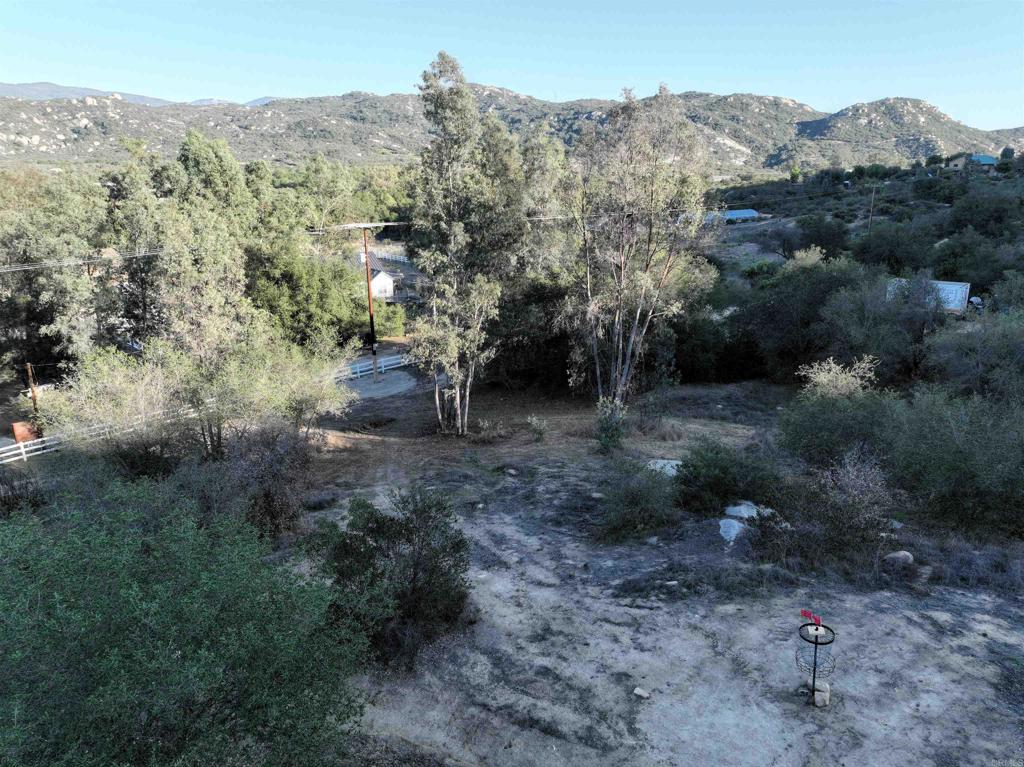 Rainbow Peaks Trail Property Photo 43