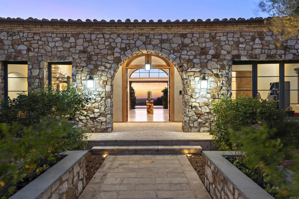 8114 Sendero De La Pradera Property Photo 1