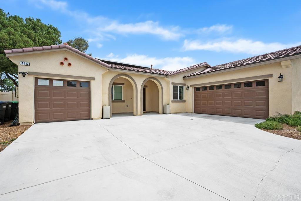475 W Camellia Way Property Photo 4
