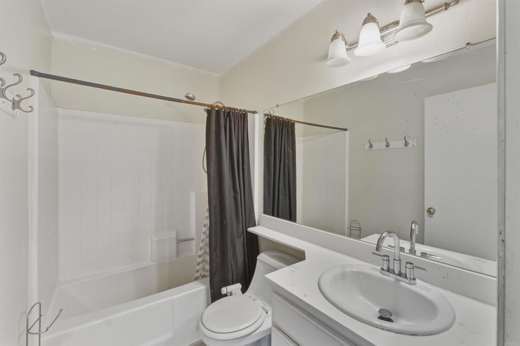 320 Rolling Hills Lane Property Photo 19
