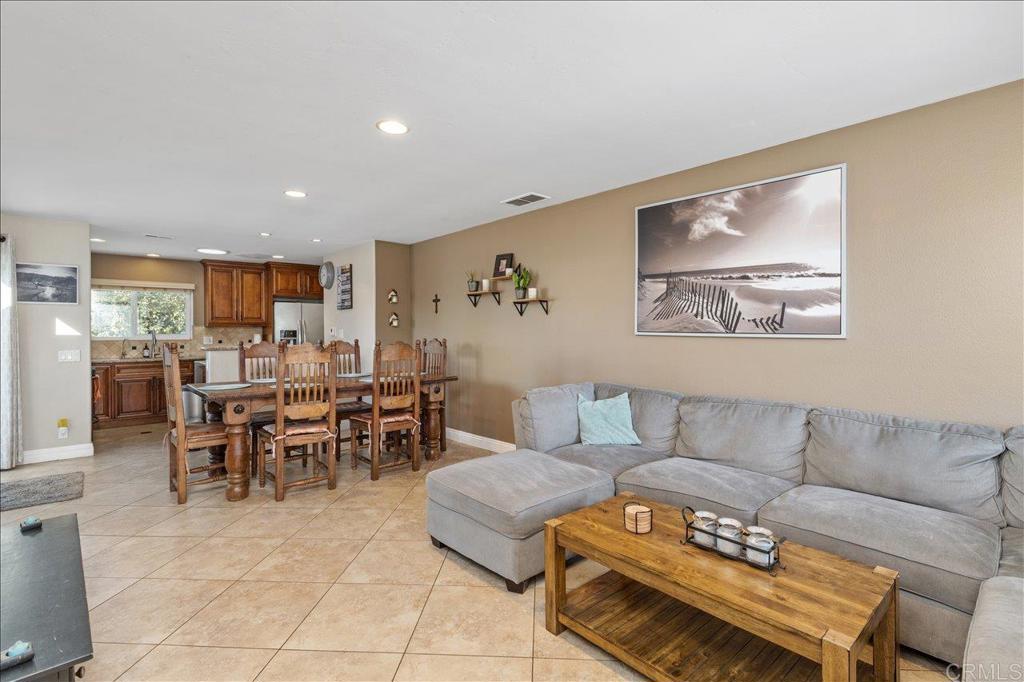 827 Bayberry Ct. Property Photo 7