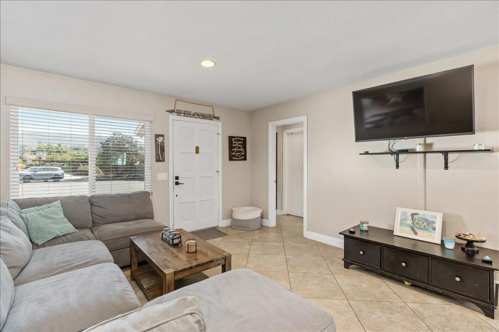 827 Bayberry Ct. Property Photo 9