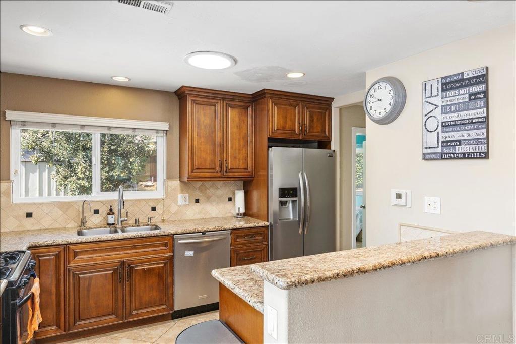 827 Bayberry Ct. Property Photo 13