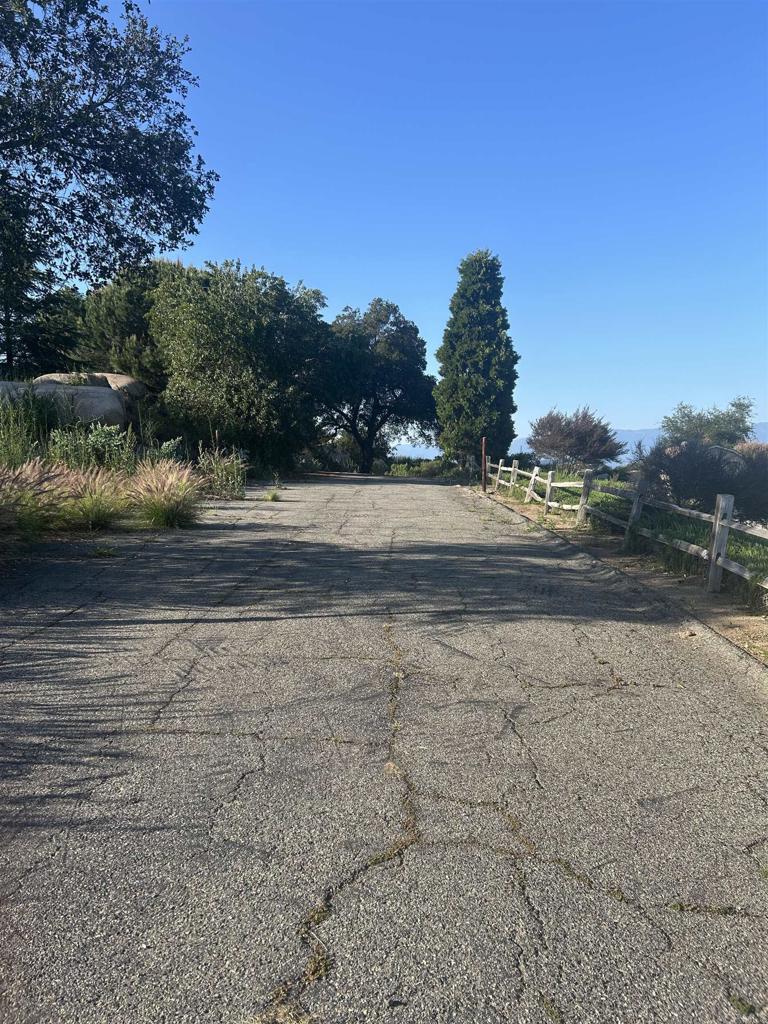 High Mountain Lane Property Photo 17
