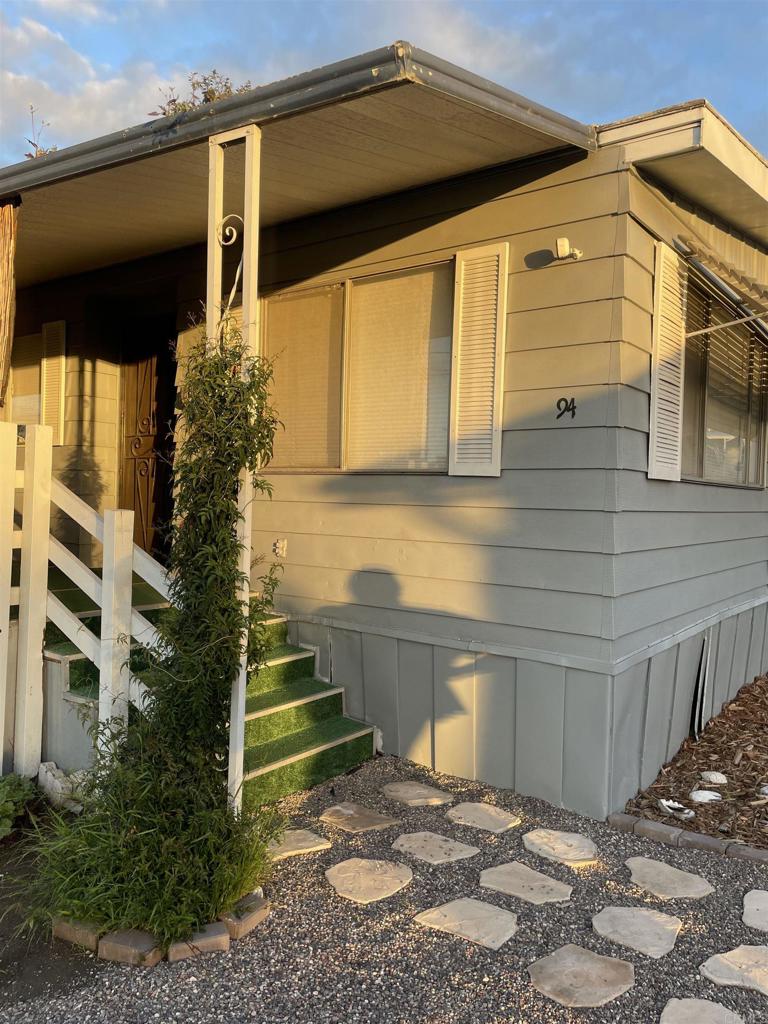 718 Sycamore Avenue 94 Property Photo 2