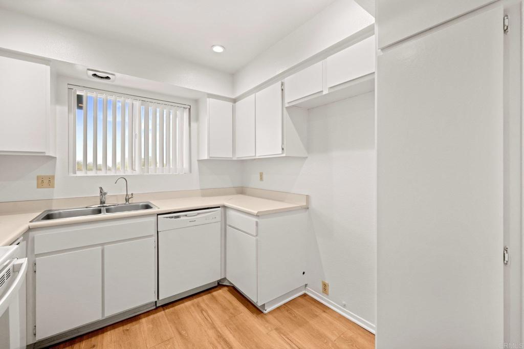 4440 Skimmer Way Property Photo 11