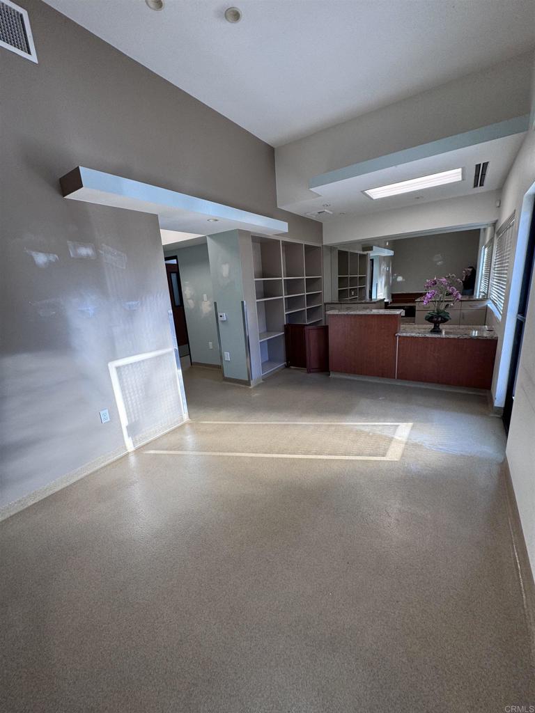 7527 Draper Avenue Property Photo 6
