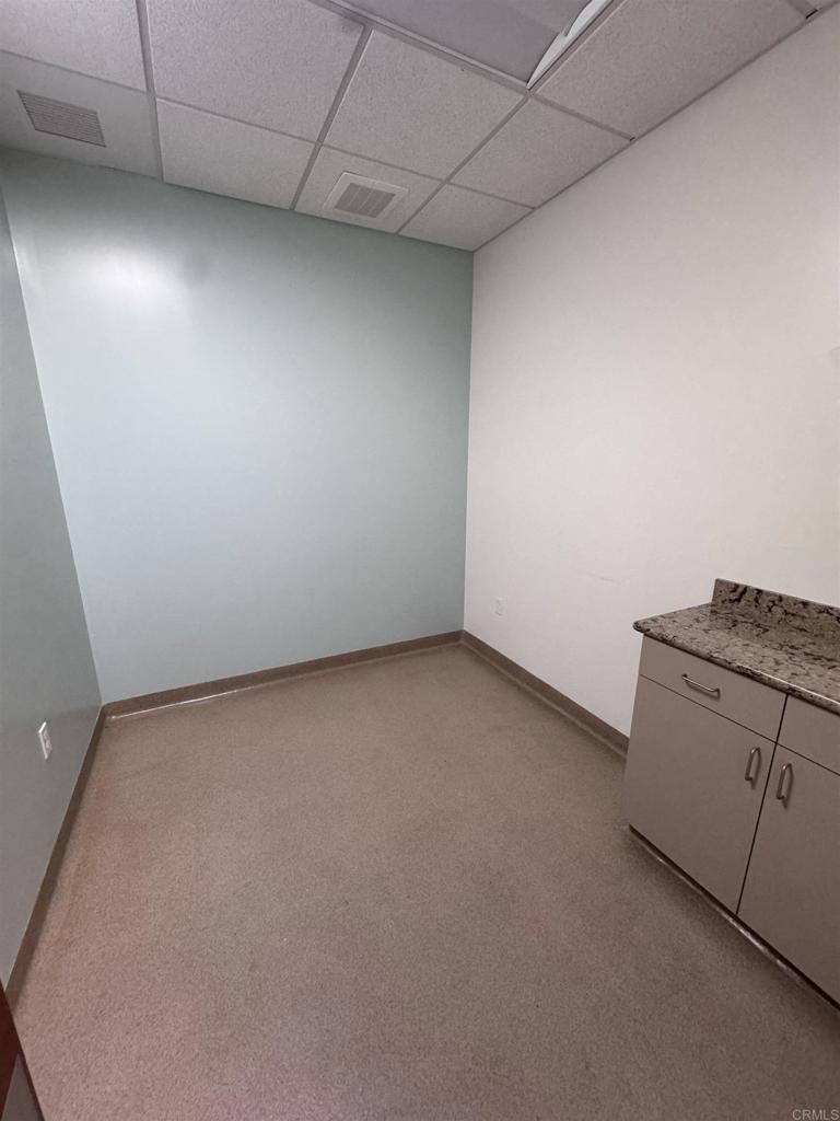 7527 Draper Avenue Property Photo 13