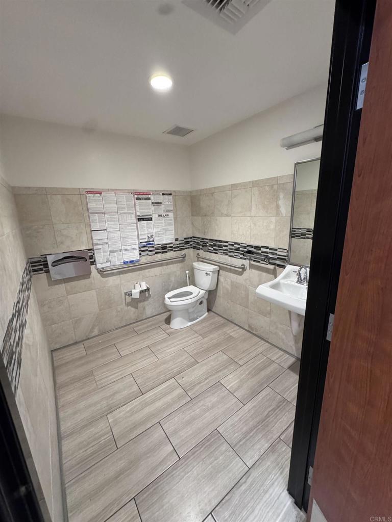 7527 Draper Avenue Property Photo 19
