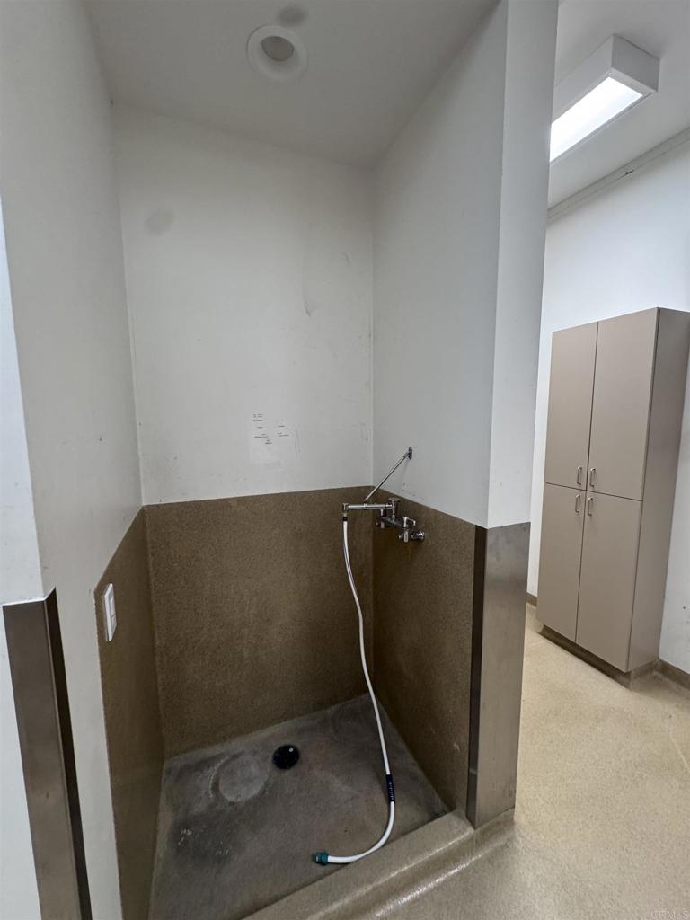 7527 Draper Avenue Property Photo 21