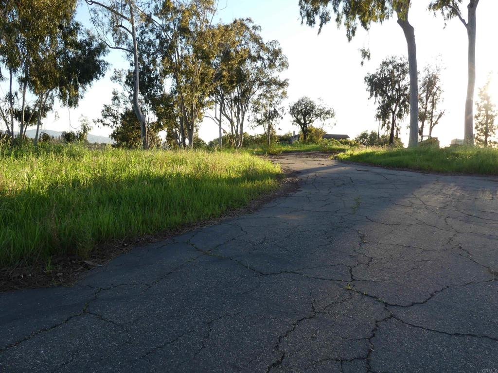 725 Yucca Road Property Photo 24