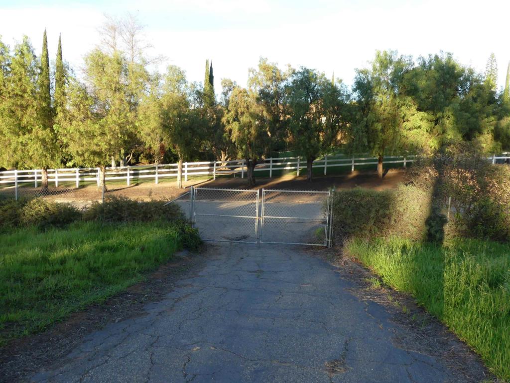 725 Yucca Road Property Photo 25
