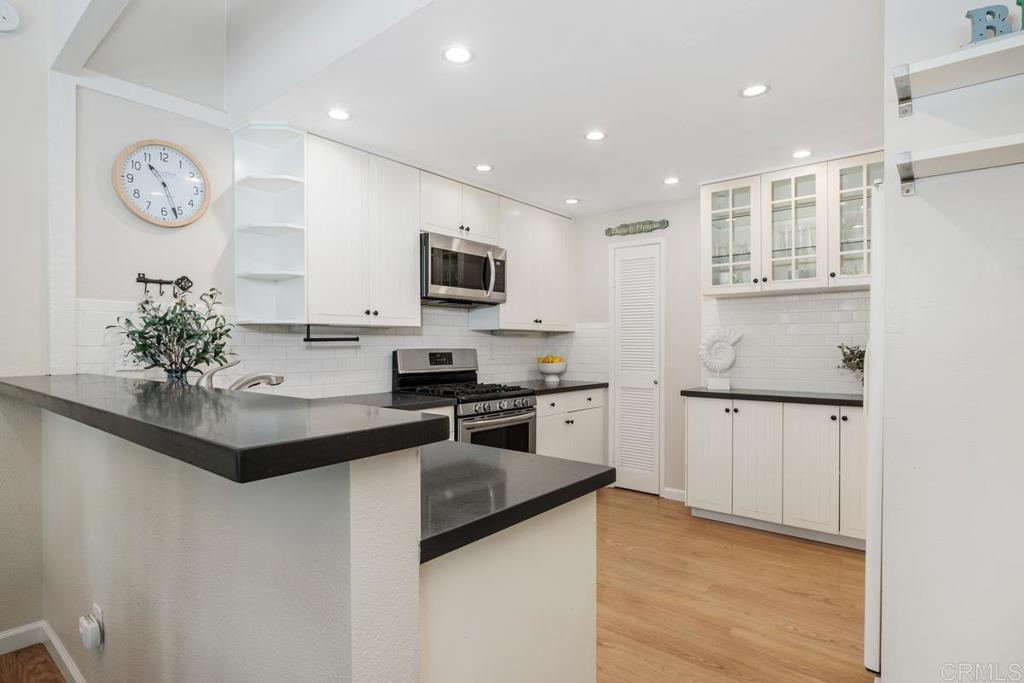1715 Kennington Road Property Photo 13