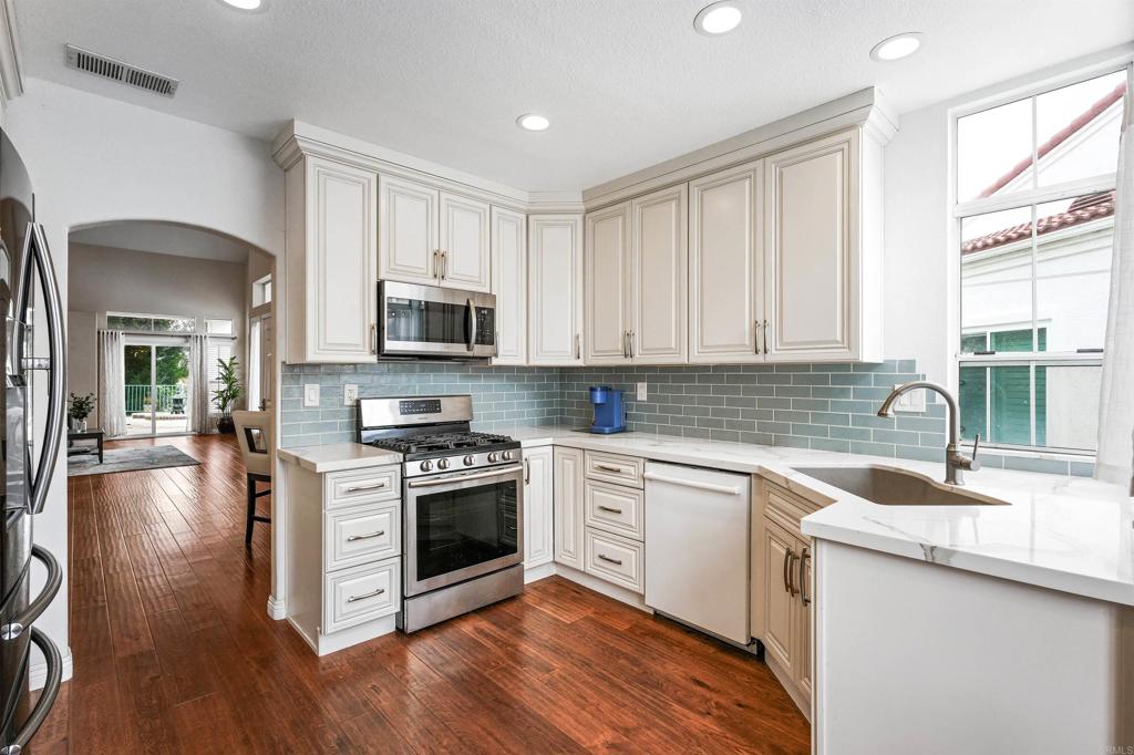 3315 Tripoli Property Photo 1