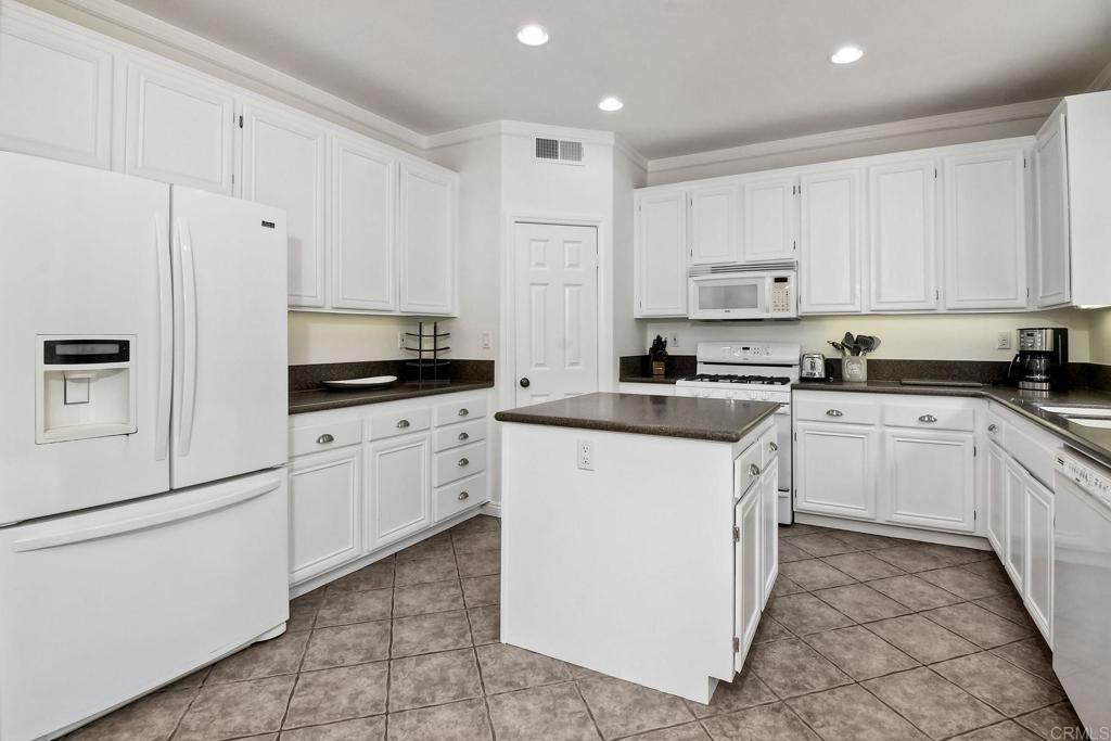 6057 Paseo Carreta Property Photo 4