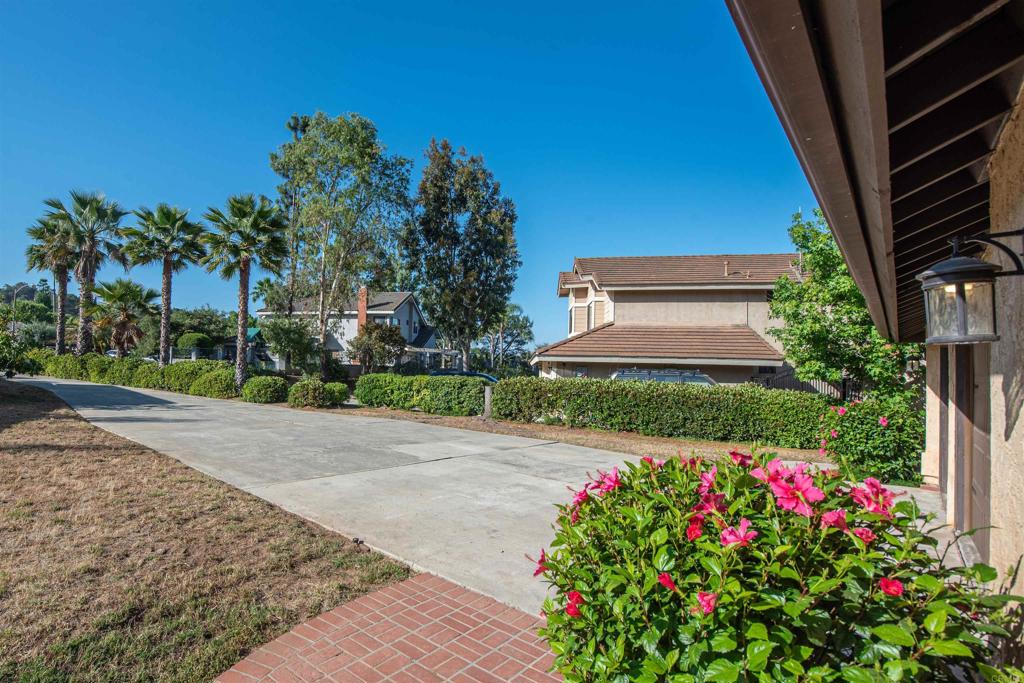 2432 Live Oak Road Property Photo 9