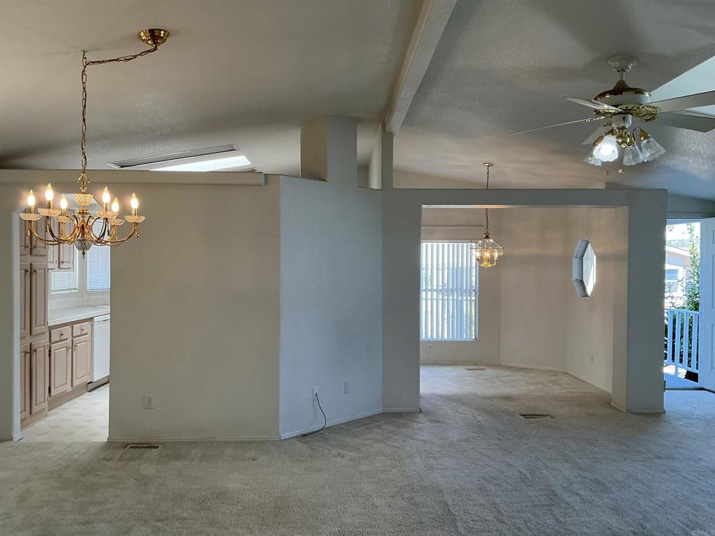 525 W El Norte Pkwy 127 Property Photo 13