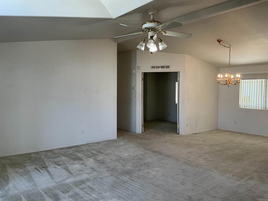 525 W El Norte Pkwy 127 Property Photo 16