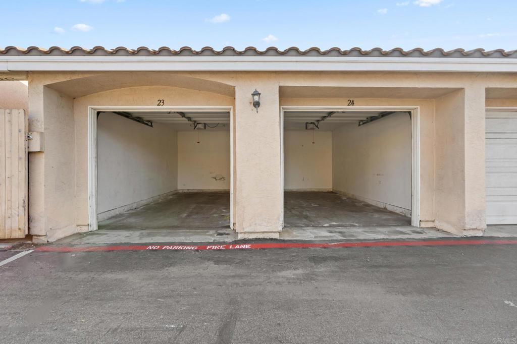 1075 N Escondido 104 Property Photo 18