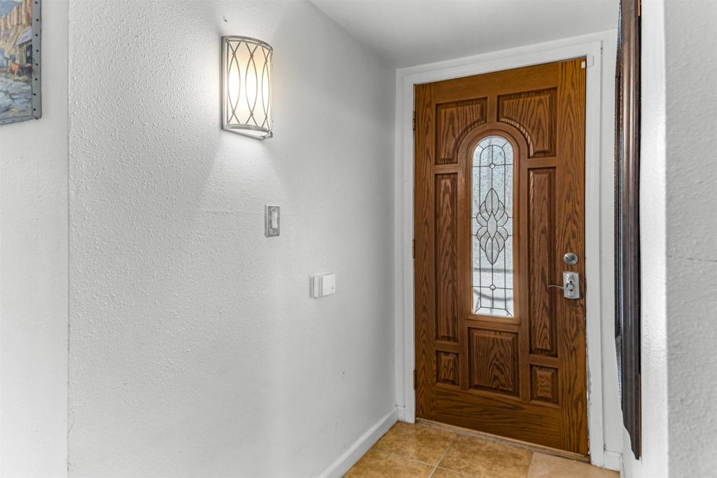 128 Frontier Drive Property Photo 4