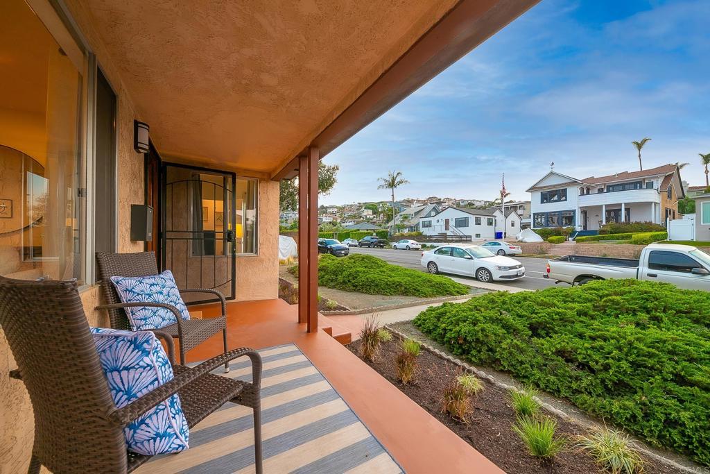 965 Rosecrans Street Property Photo 4