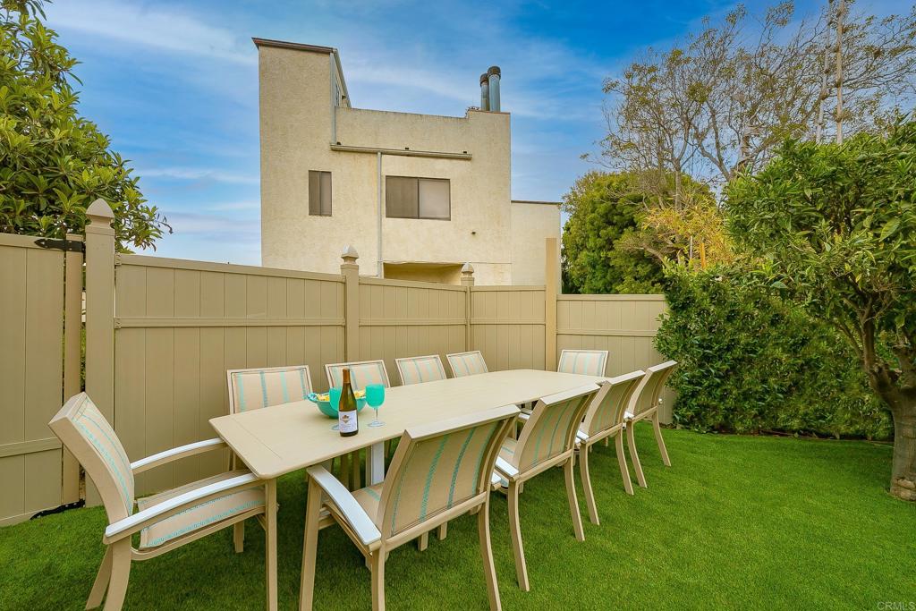 965 Rosecrans Street Property Photo 17