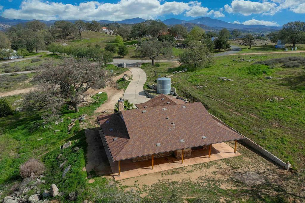 24710 Sutherland Drive Property Photo 4