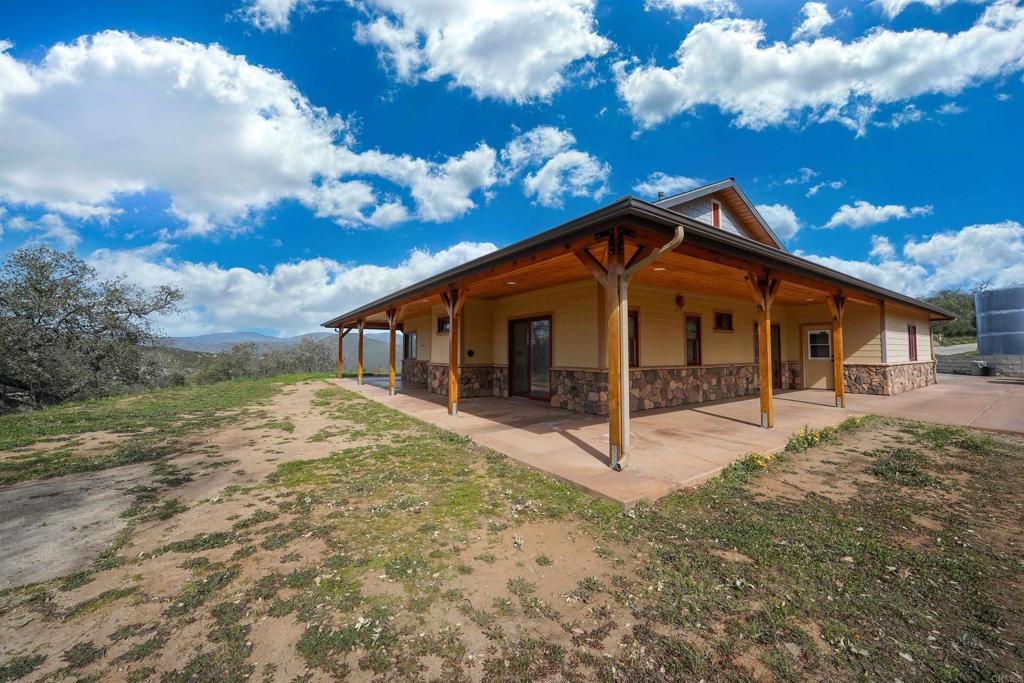 24710 Sutherland Drive Property Photo 14