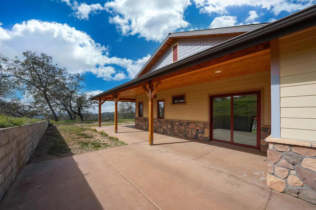 24710 Sutherland Drive Property Photo 15