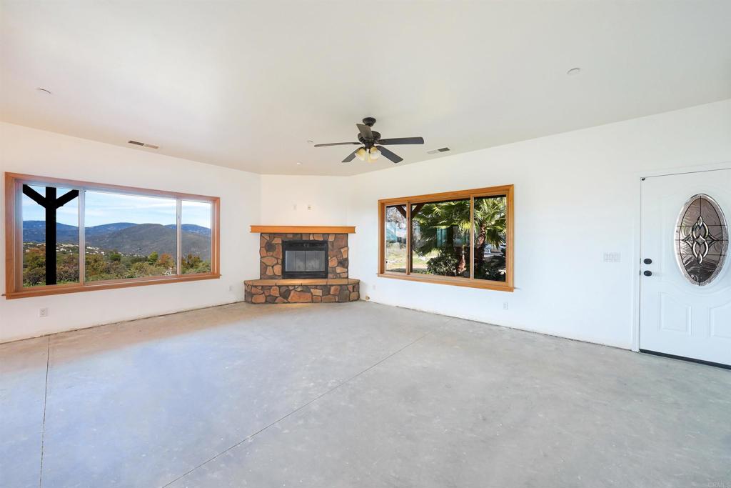 24710 Sutherland Drive Property Photo 21