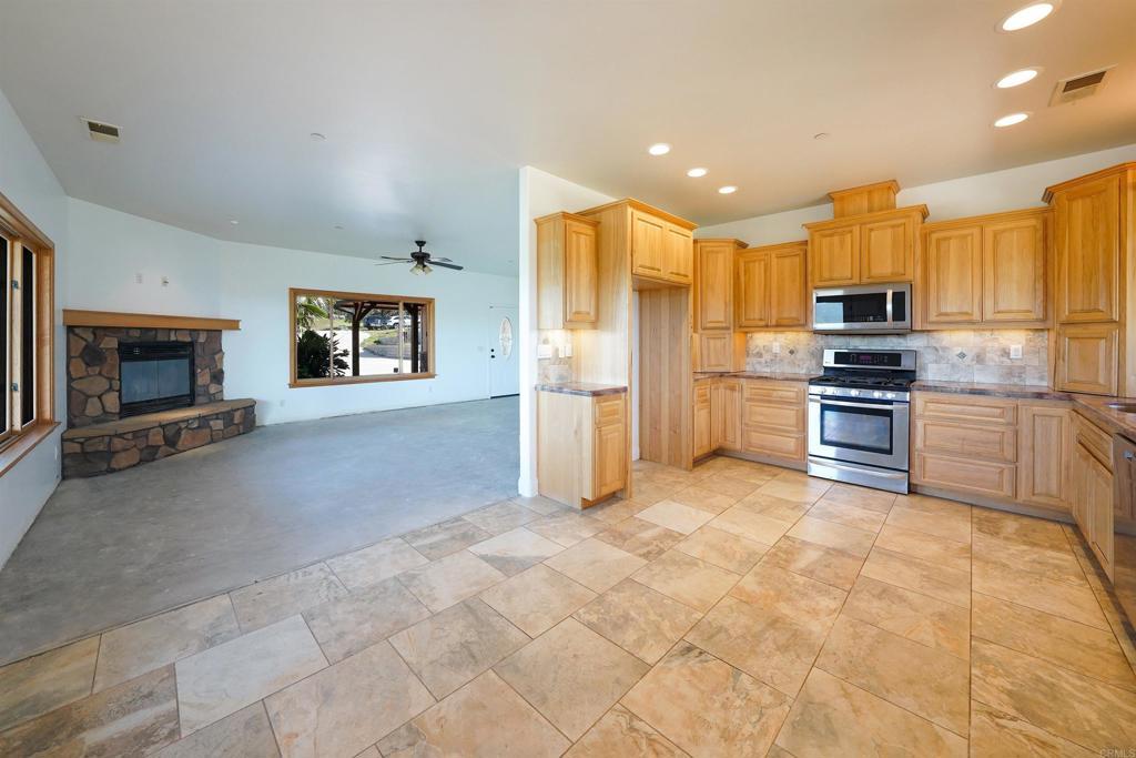 24710 Sutherland Drive Property Photo 25