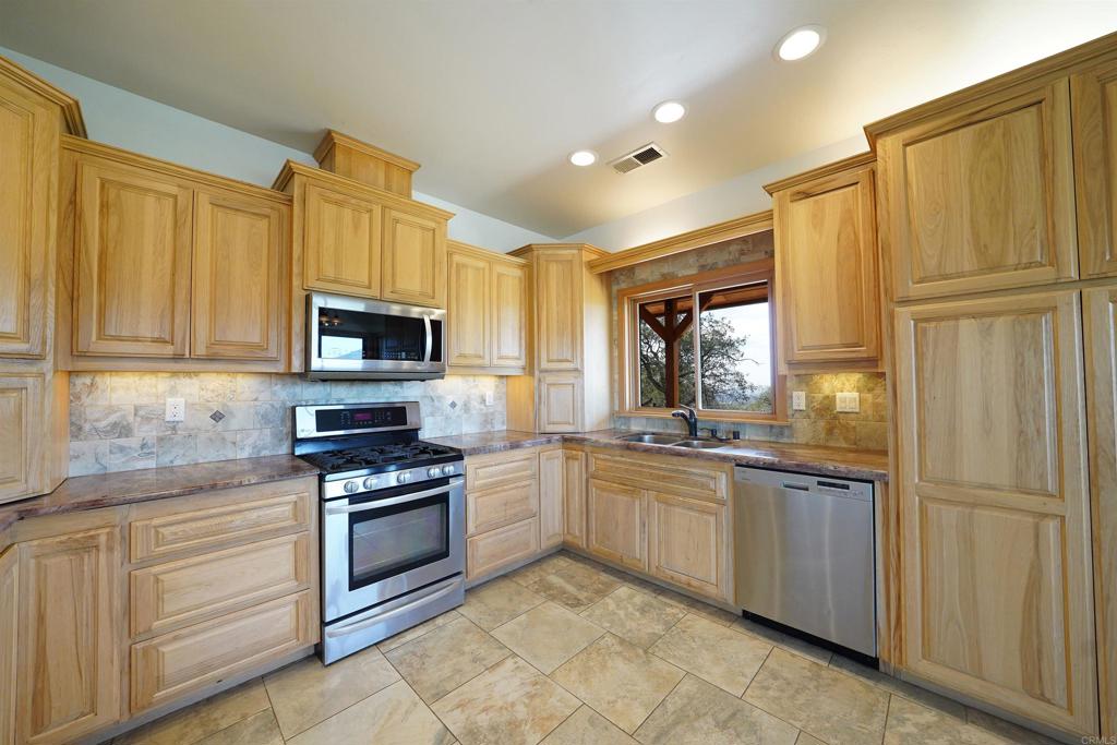 24710 Sutherland Drive Property Photo 26