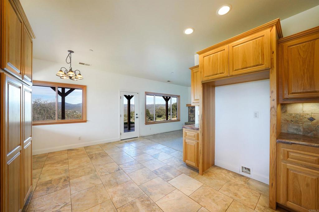 24710 Sutherland Drive Property Photo 27