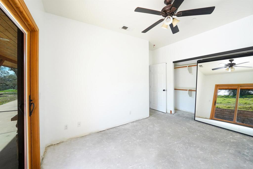 24710 Sutherland Drive Property Photo 33