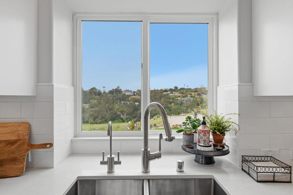 3600 Linda Vista Drive Property Photo 26