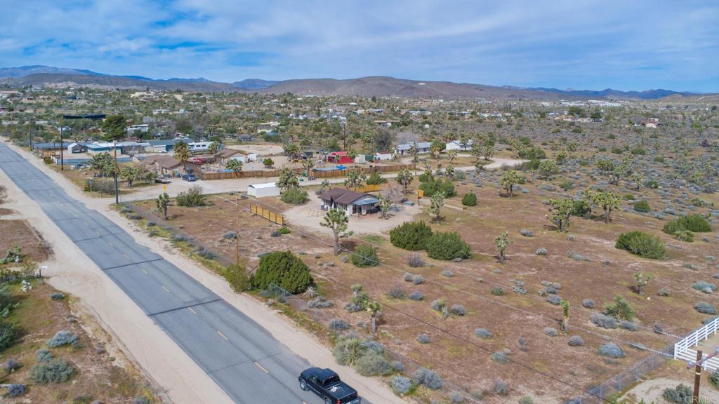 57222 Hillcrest Dr Property Photo 2