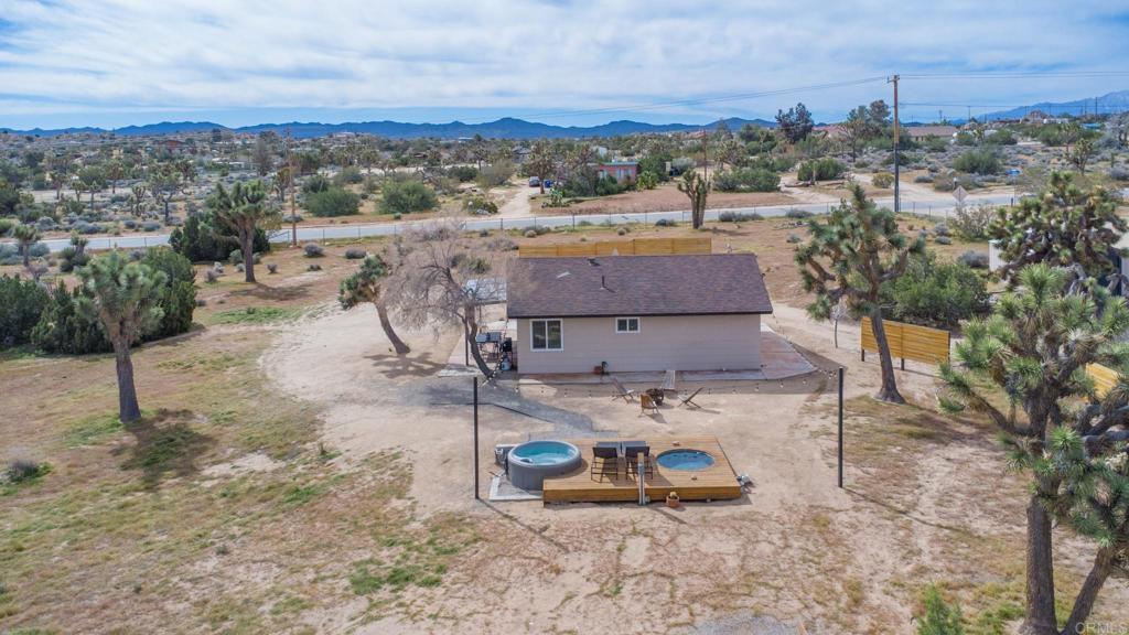 57222 Hillcrest Dr Property Photo 3