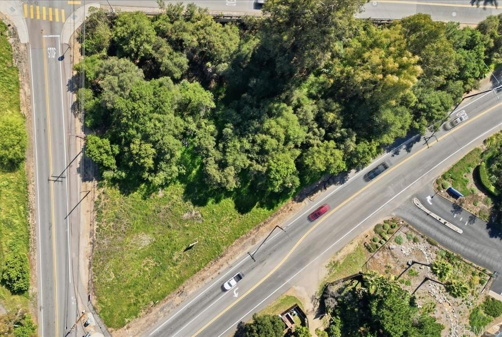 Mission Rd Property Photo 1