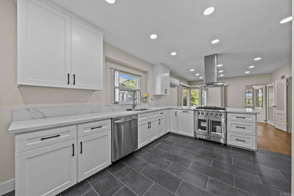 4811 E Alder Drive Property Photo 3