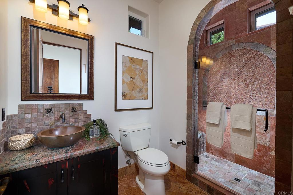 6811 Vianda Court Property Photo 14
