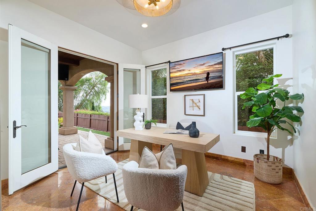 6811 Vianda Court Property Photo 15