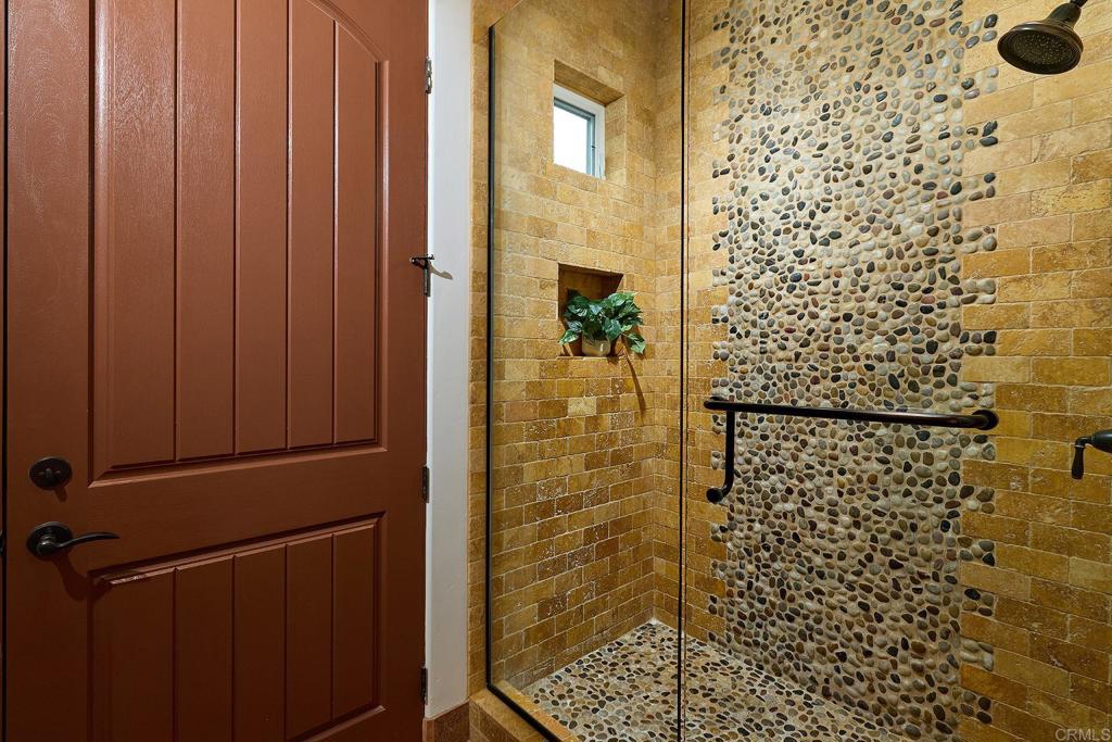 6811 Vianda Court Property Photo 18
