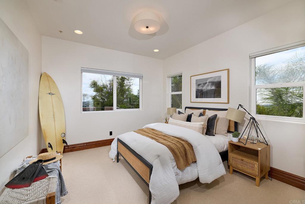 6811 Vianda Court Property Photo 33